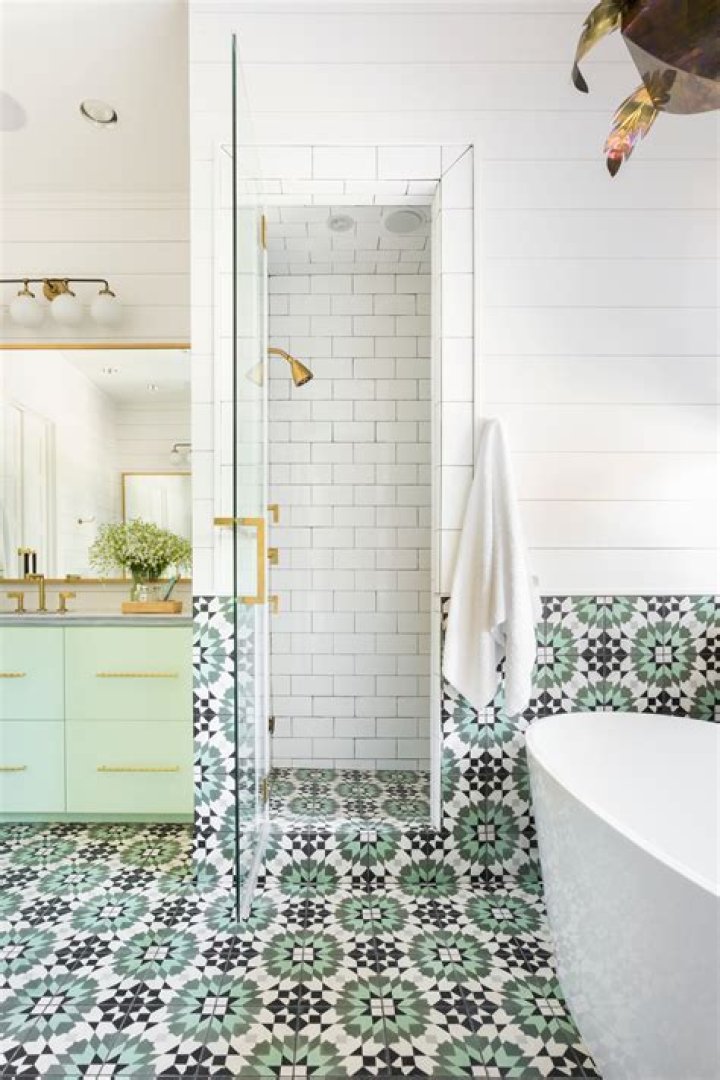 6 Design Mistakes You're Making in Your Bathroom, According to Experts