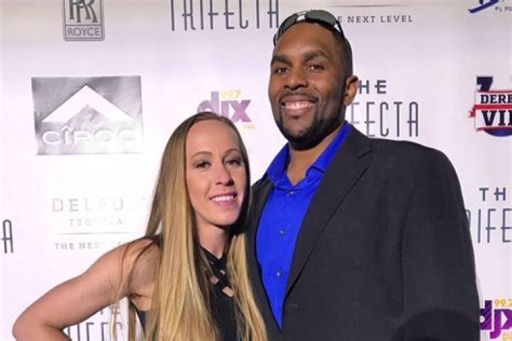 Georgia Southern alumni, Jordan is currently enjoying a romantic relationship with his girlfriend, Stacey Kloser. How much is his net worth and salary?