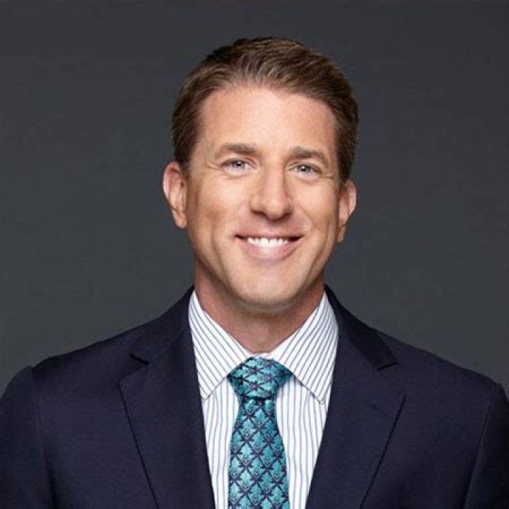 Kevin Burkhardt is Married to Rachel Burkhardt; As a FOX reporter, how much does he Earn annually?
