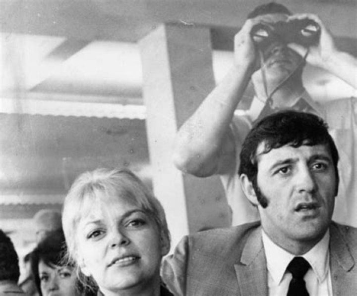 Phil Esposito | Bio-salary, net worth, girlfriend, children, divorce, married, affair, relationship, age, family, nationality, career