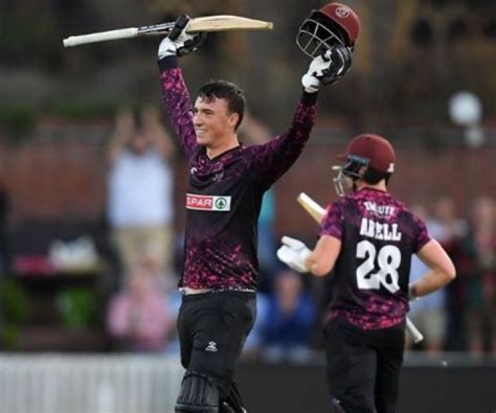Roelof van der Merwe Bio, Age, Net Worth, Salary, Market Value, Stats, & Girlfriend