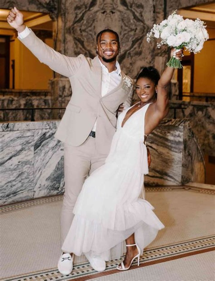 Simone Biles Biography - salary, net worth, married, boyfriend, relationship, controversy, age, sexual assault, height, family