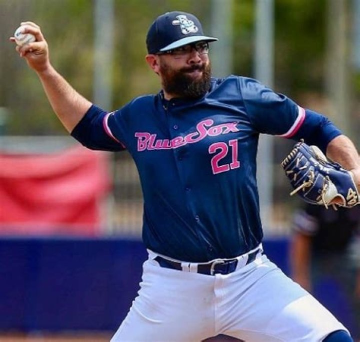 Todd Van Steensel Age, Height, Wiki, Parents, Stats, Career, Salary, Net Worth, Wife, Girlfriend, and Instagram