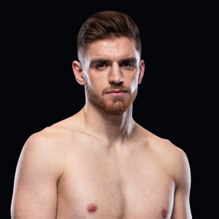 UFC Middleweigth Fighter Edmen Shahbazyan Earnings and Salary; Who is his Girlfriend?