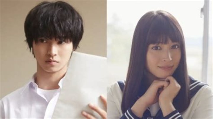 Viewers Wonder If He Is Married Or Engaged; Relationship Details With His Current Girlfriend!